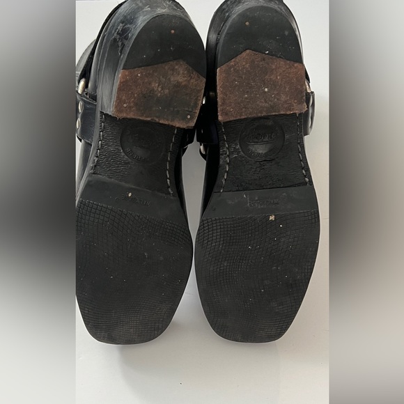 Frye Ankle Boot. - Picture 4 of 5